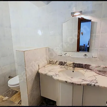 Alp Butik Ve Restoran * מרמריס